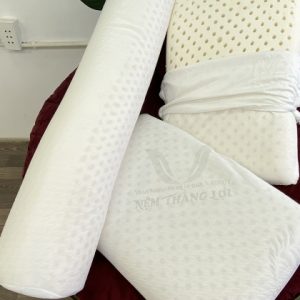 GỐI CAO SU THIÊN NHIÊN THẮNG LỢI ÁO GẤM